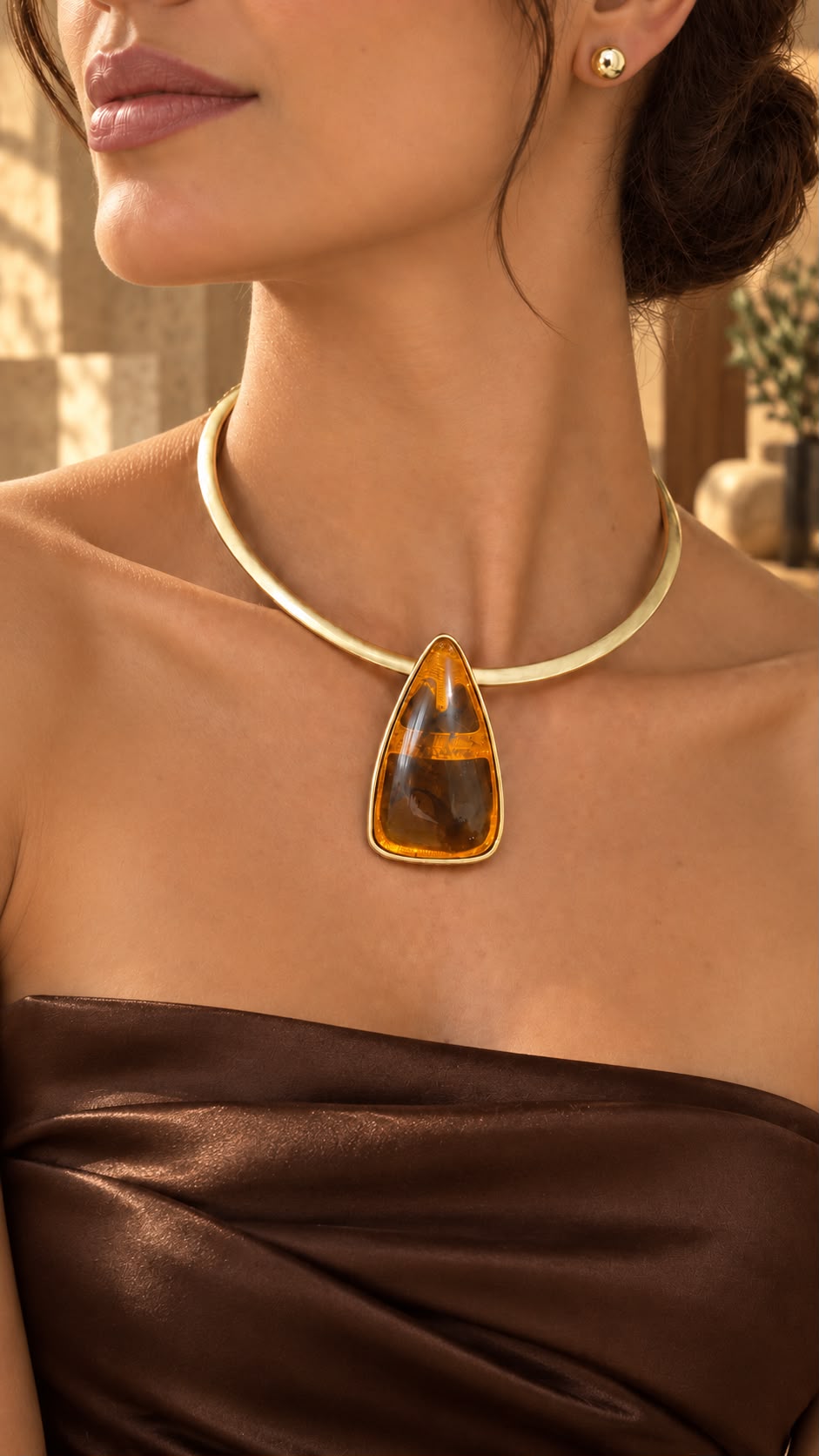 Gold-Tone Collar Necklace with Amber-Colored Pendant